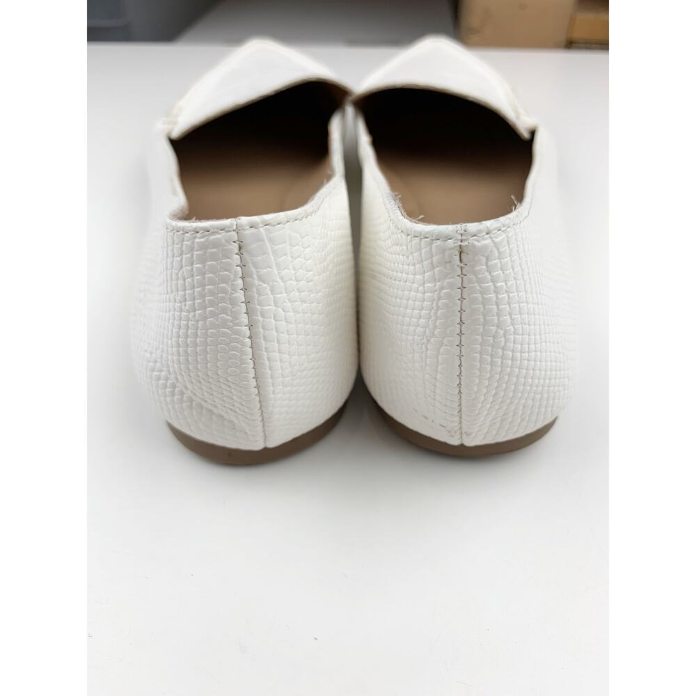 Steve Madden Feather Flats White Faux Leather Pointed Toe Loafers Women's 7.5 - Picture 8 of 9